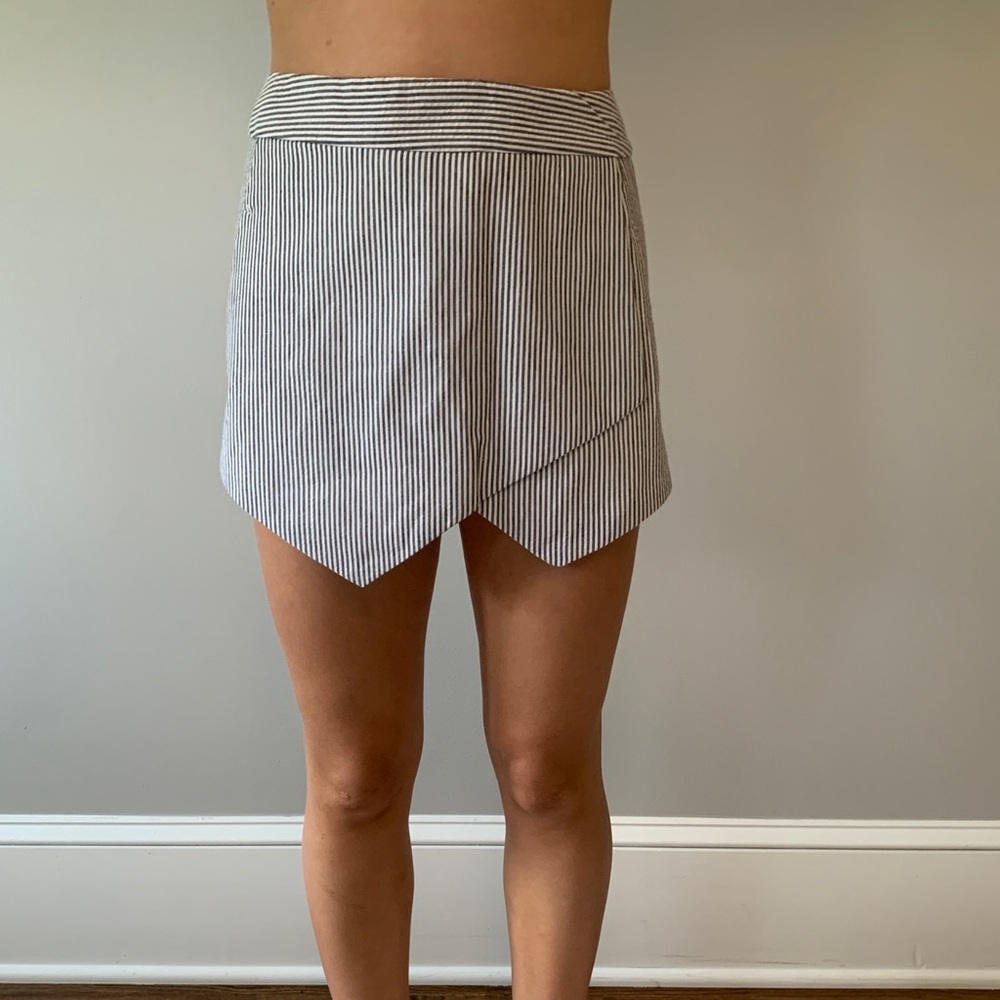 Seersucker envelope skort